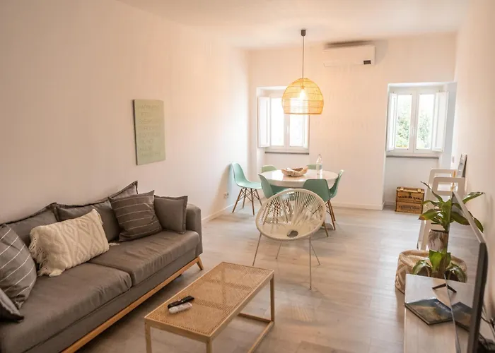 Clover House Tavira